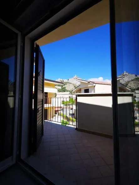 Casa Via Alvaro-1